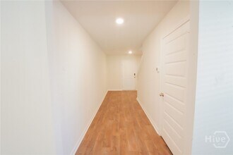 432 Coconut Dr in Bloomingdale, GA - Foto de edificio - Building Photo