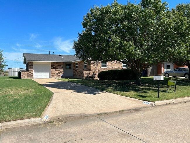 4216 SE Ford Rd in Lawton, OK - Building Photo - Building Photo