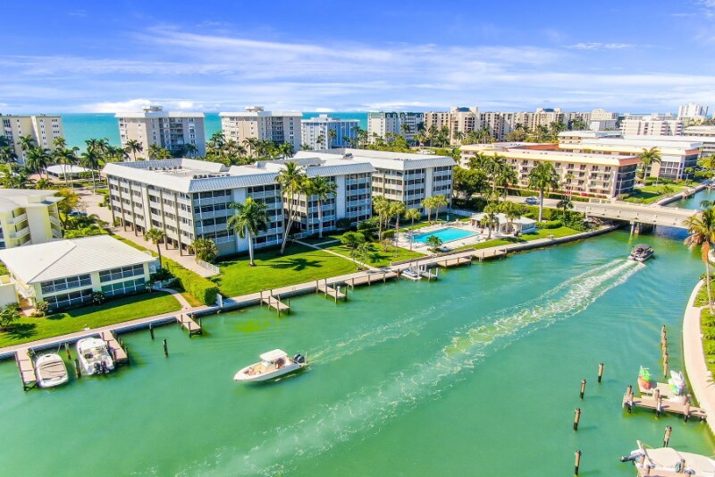 2880 Gulf Shore Blvd N in Naples, FL - Building Photo