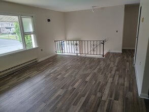 100 1/2 W High St, Unit Unit A Front West in Ballston Spa, NY - Building Photo - Building Photo