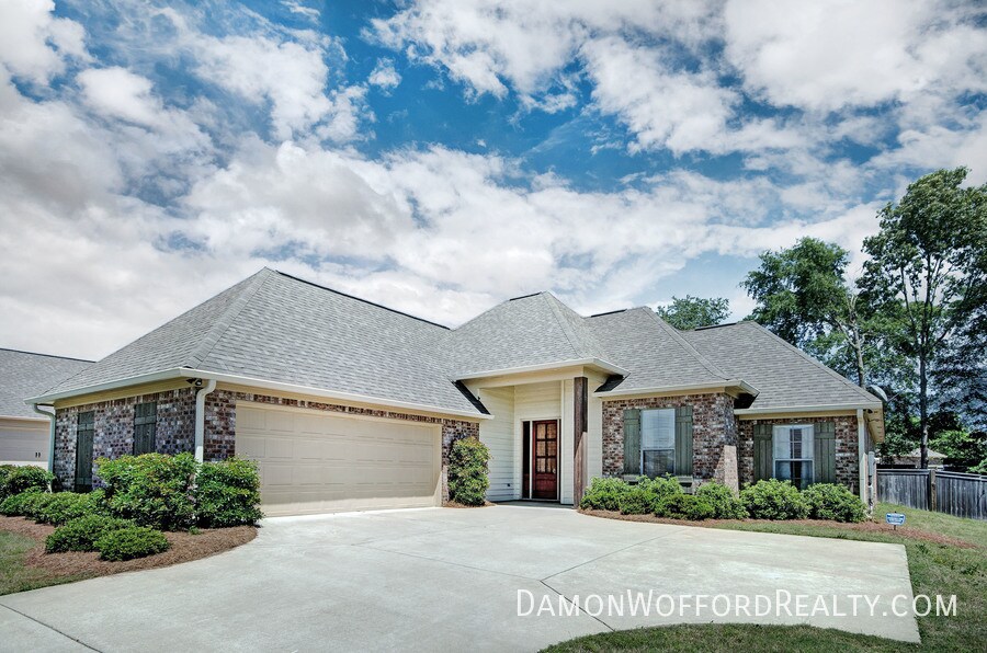 182 Still House Creek Dr in Madison, MS - Building Photo