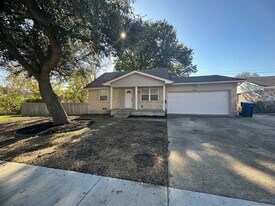 1602 Carroll Dr in Garland, TX - Building Photo