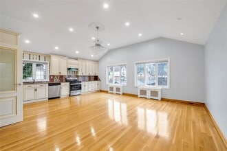 63-48 Carlton St in Queens, NY - Building Photo - Building Photo