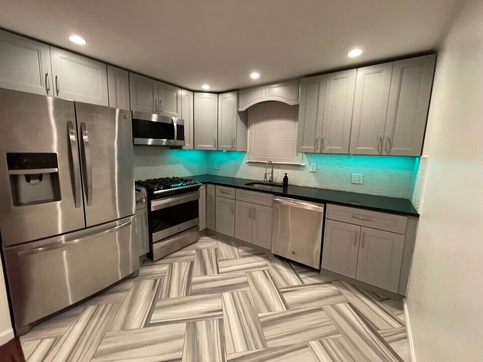 2314 Strahle St, Unit B in Philadelphia, PA - Building Photo