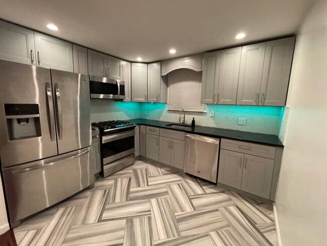 2314 Strahle St, Unit B