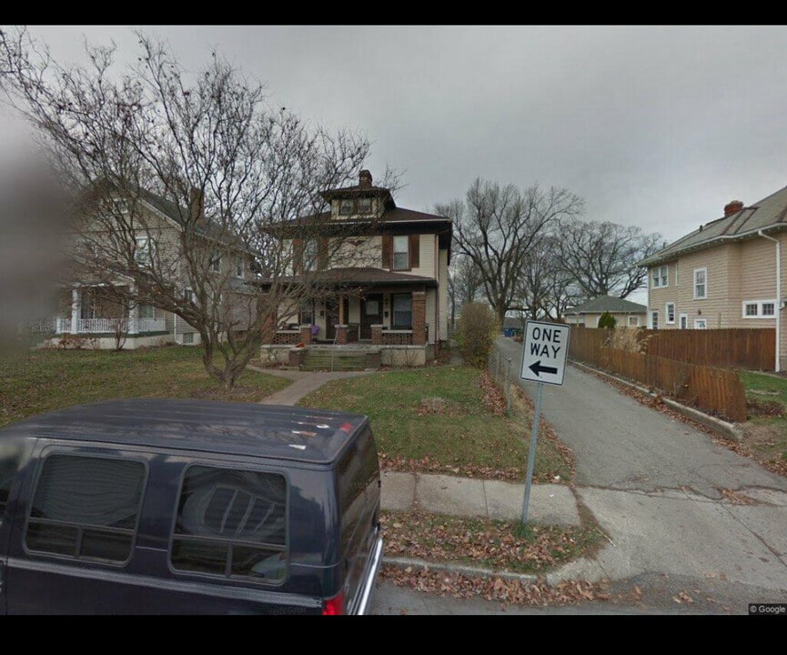 1401 Highland Ave in Dayton, OH - Foto de edificio