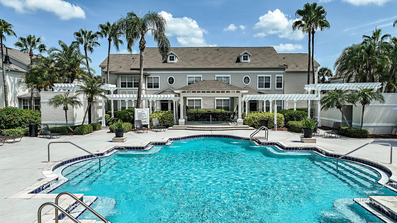 Manor Row in Orlando, FL - Foto de edificio