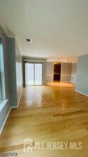 456 Great Beds Ct in Perth Amboy, NJ - Building Photo - Building Photo