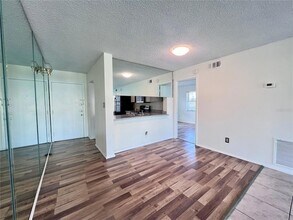 3233 Candle Ridge Dr, Unit H101 in Orlando, FL - Building Photo - Building Photo