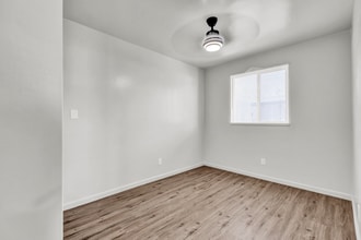 526 Olive St in Bakersfield, CA - Building Photo - Building Photo