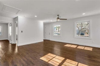 1271 Lorenzo Dr SW in Atlanta, GA - Building Photo - Building Photo