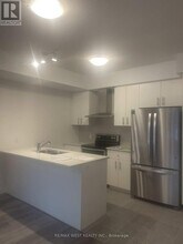 40 Thatcher Dr in Guelph, ON - Building Photo - Building Photo