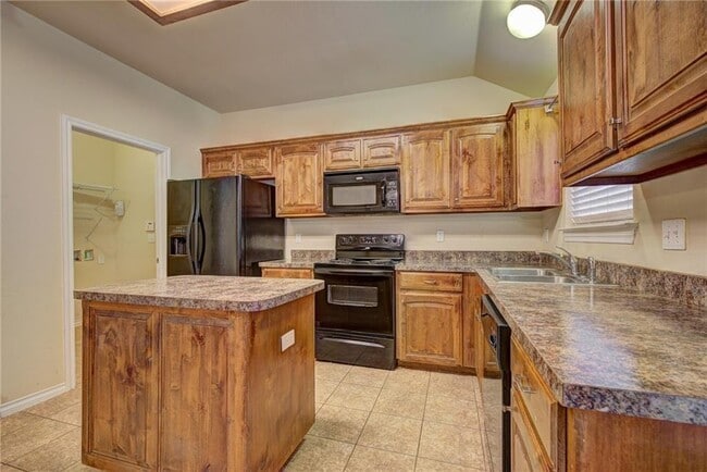 2429 NW 158th St in Edmond, OK - Building Photo - Building Photo