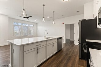 450 Springfield Ave in Berkeley Heights, NJ - Building Photo - Building Photo