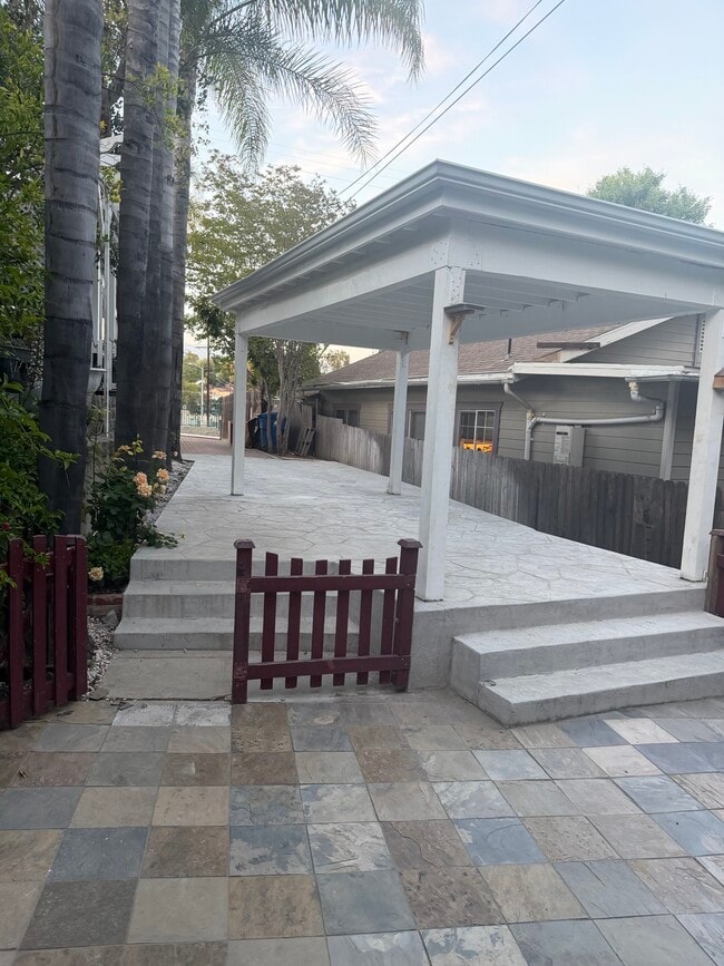 881 Terrace 49 in Los Angeles, CA - Building Photo - Building Photo