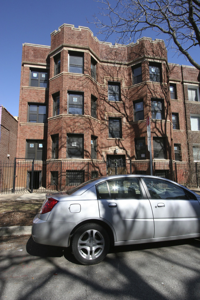 744-746 W Cornelia Ave in Chicago, IL - Building Photo - Building Photo