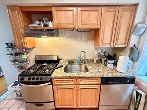 2005 Commonwealth Ave, Unit 29 in Brighton, MA - Building Photo - Building Photo