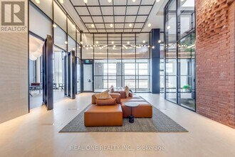 3200-3200 William Coltson Ave in Oakville, ON - Building Photo - Building Photo
