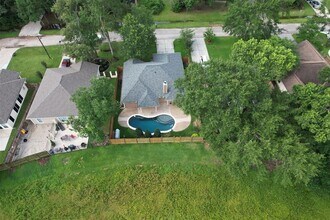 810 Springwood Dr in Conroe, TX - Building Photo - Building Photo