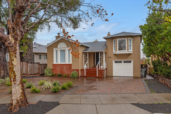 430 Hillcrest Blvd in Millbrae, CA - Building Photo - Building Photo