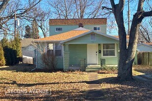 208 S Thomas Ave in Evansville, IN - Building Photo