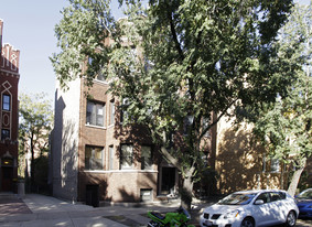 640 W Roscoe St in Chicago, IL - Building Photo