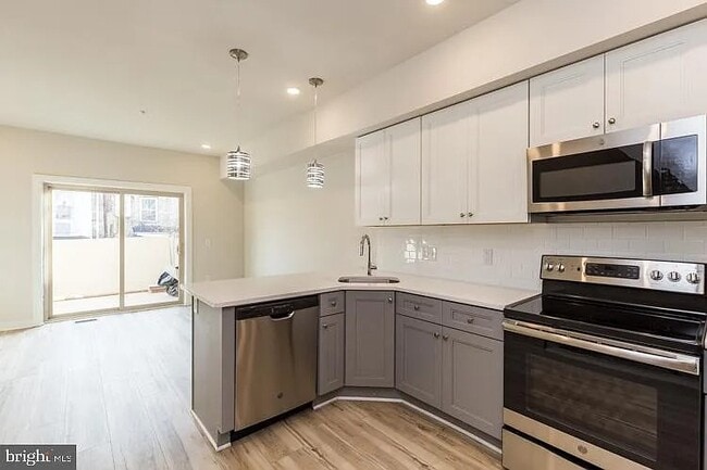 2039 N 3rd St, Unit Apt #1, Unit Apt #1