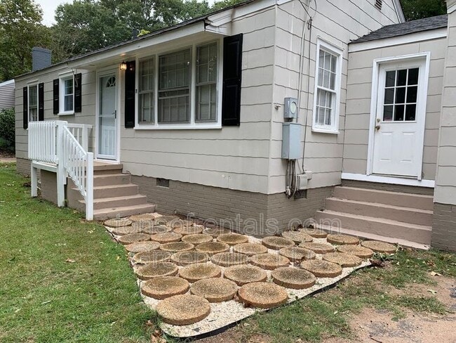 property at 7 Phoenix Ave