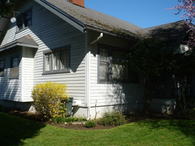 property at 344 1/2 E 14th Ave
