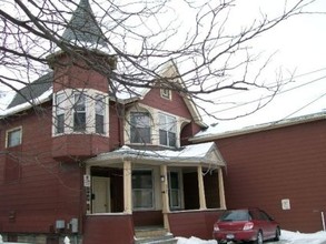 600 E Main St in Cobleskill, NY - Foto de edificio - Building Photo