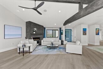 7982 Roseland Dr in San Diego, CA - Building Photo - Building Photo