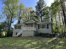 33 Baker Dr in Asheville, NC - Building Photo