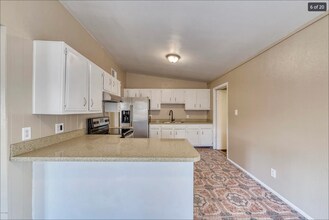 2430 W Glenrosa Ave in Phoenix, AZ - Building Photo - Building Photo