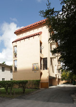 211 Sidonia Ave in Coral Gables, FL - Building Photo - Building Photo