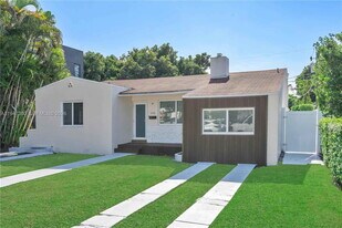 2350 SW 26th St in Miami, FL - Building Photo