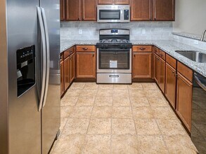 3223 Zephyr Glen Way, Unit 304 in Houston, TX - Building Photo - Building Photo