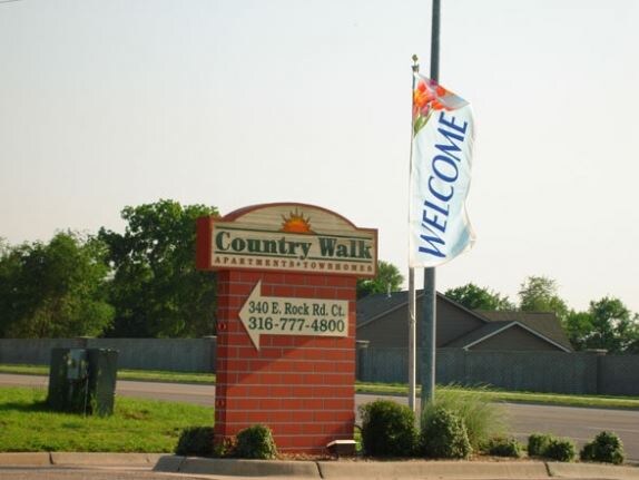 Country Walk Apartments + Townhomes in Mulvane, KS - Building Photo