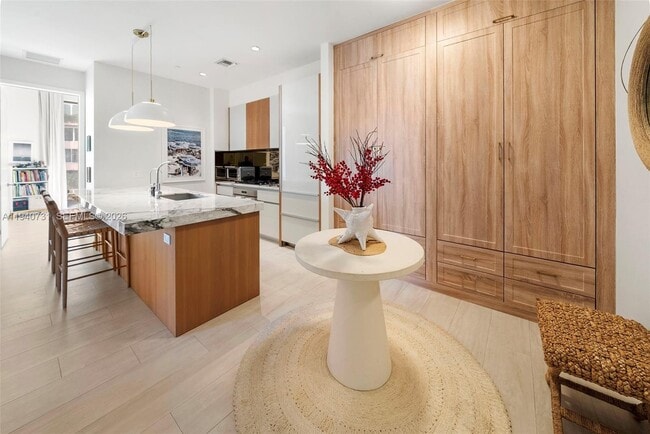 2831 S Bayshore Dr in Miami, FL - Building Photo - Building Photo