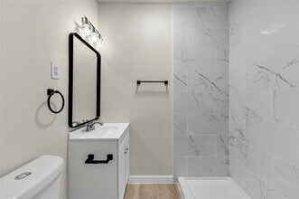 305 NW 23rd St in Fort Worth, TX - Building Photo - Building Photo