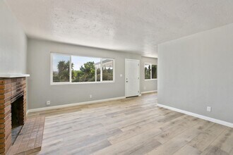 648 Lado De Loma Dr in Vista, CA - Building Photo - Building Photo