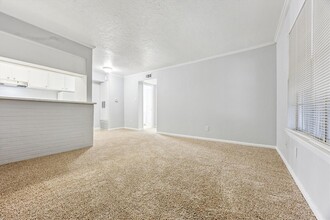 1645 W Main St in Houston, TX - Building Photo - Building Photo