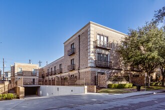 6615 Bandera Ave in Dallas, TX - Building Photo - Building Photo