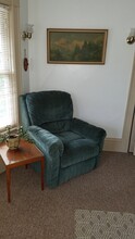 3236 N Downer Ave, Unit BEDROOM 2ND FLOOR in Milwaukee, WI - Foto de edificio - Building Photo