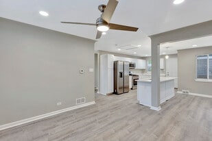 1539 Fairfax St, Unit 1 bed shared bath in Denver, CO - Building Photo