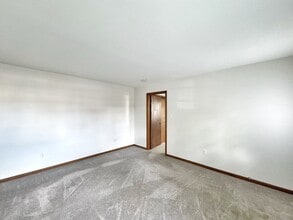 3 Union Park S in Norwalk, CT - Building Photo - Building Photo
