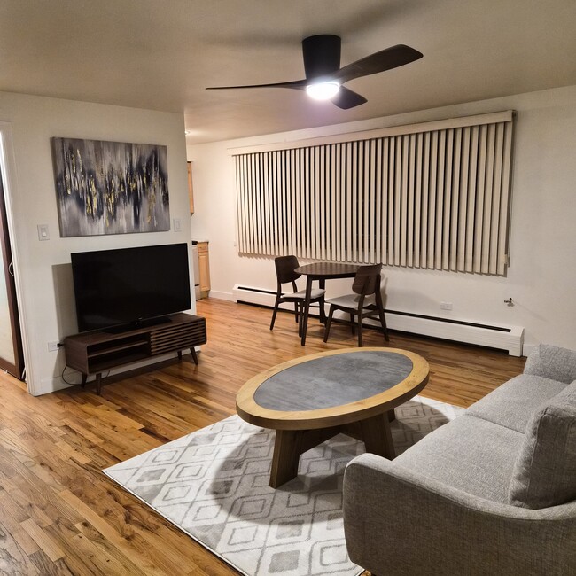 property at 985 N Corona St