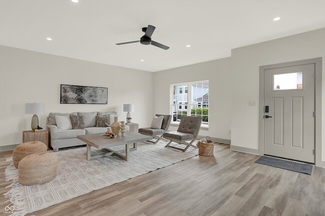 220 Sanders St in Indianapolis, IN - Building Photo - Building Photo