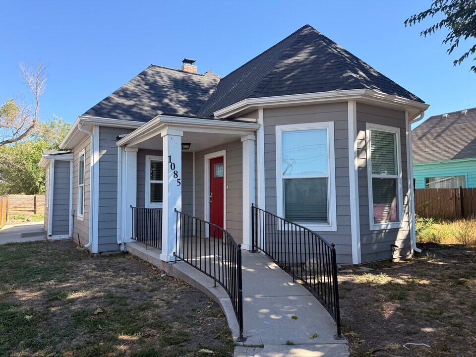 1085 S 200 W in Salt Lake City, UT - Building Photo