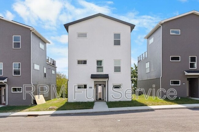 property at 1241 N Avondale Cir