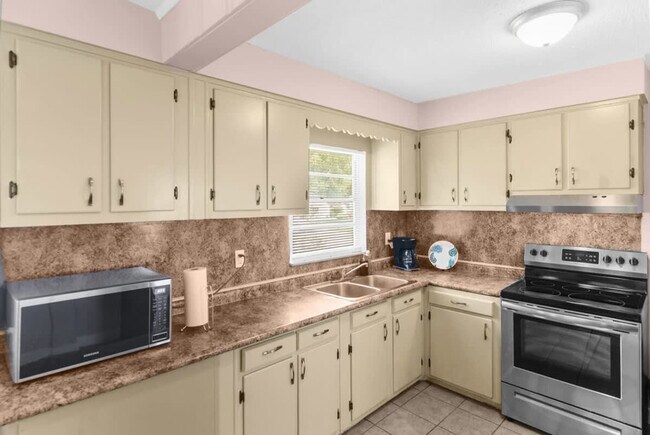 1308 57th Pl W in Birmingham, AL - Building Photo - Building Photo